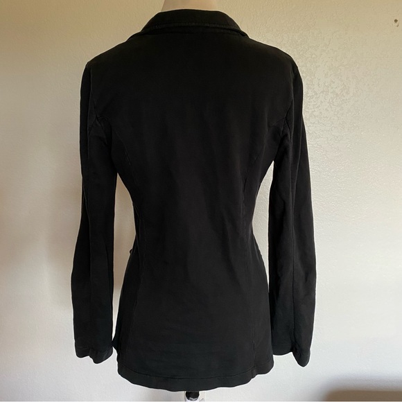 Miley Cyrus Blazer - Picture 5 of 7